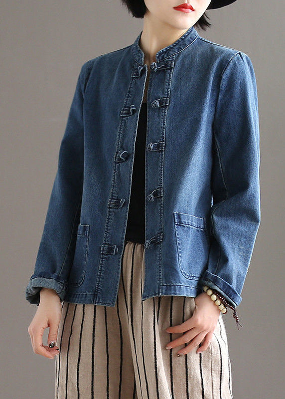 Effortlessly Elegant Coat with a Timeless Design