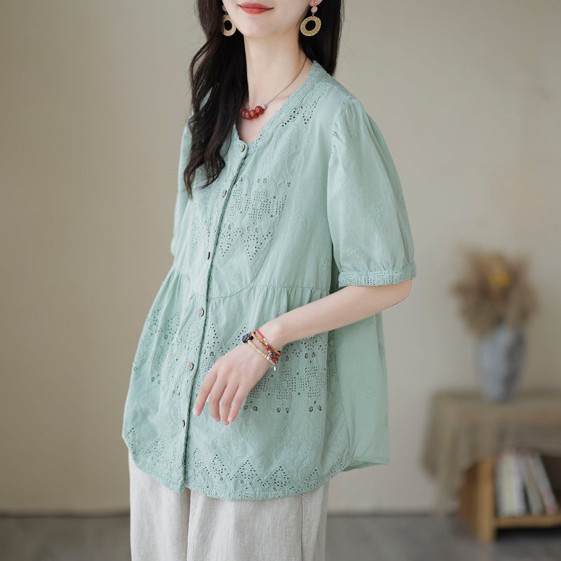 Effortlessly Elegant T-Shirt with a Timeless Design