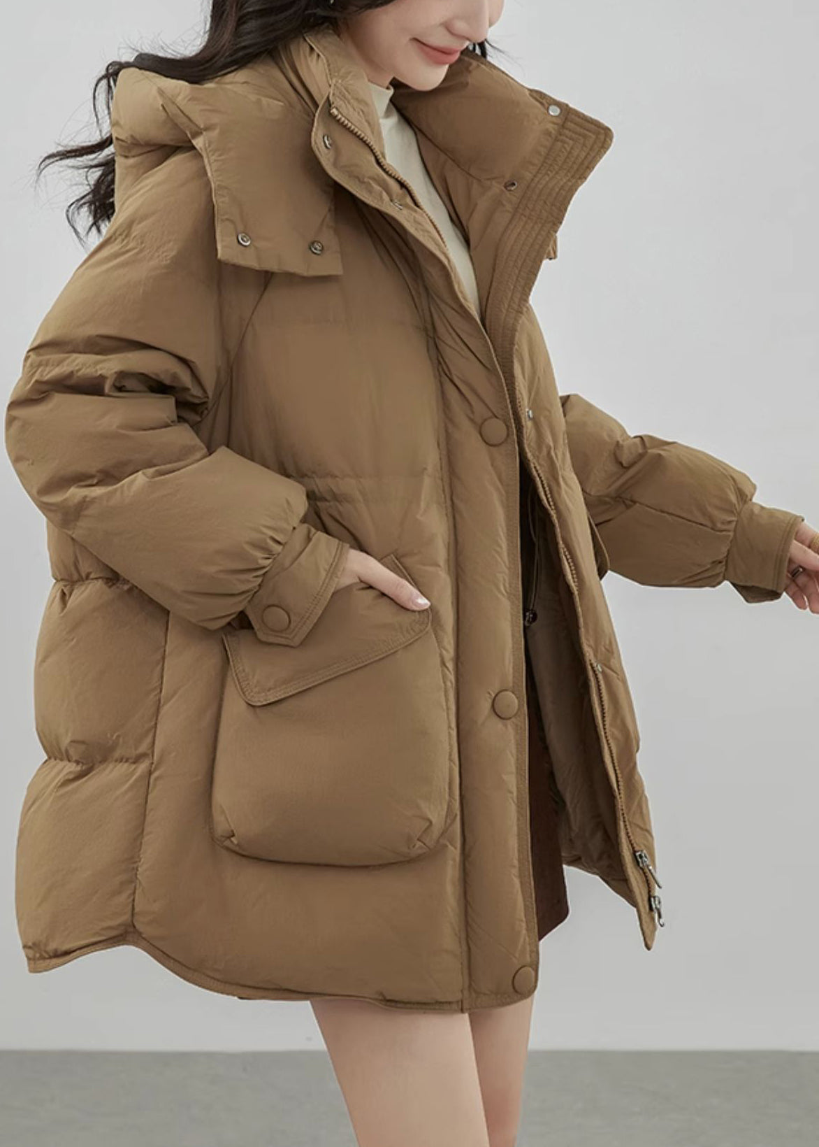 Well Tailored Coat with a Graceful Silhouette