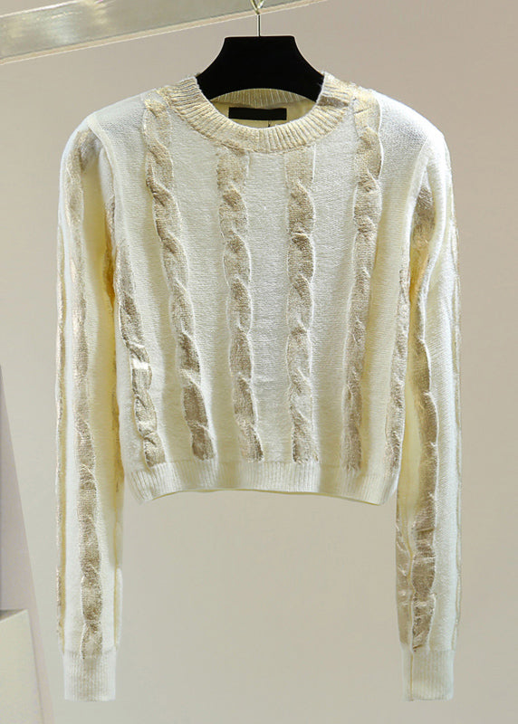 Classic Vintage Sweater with a Flattering Fit