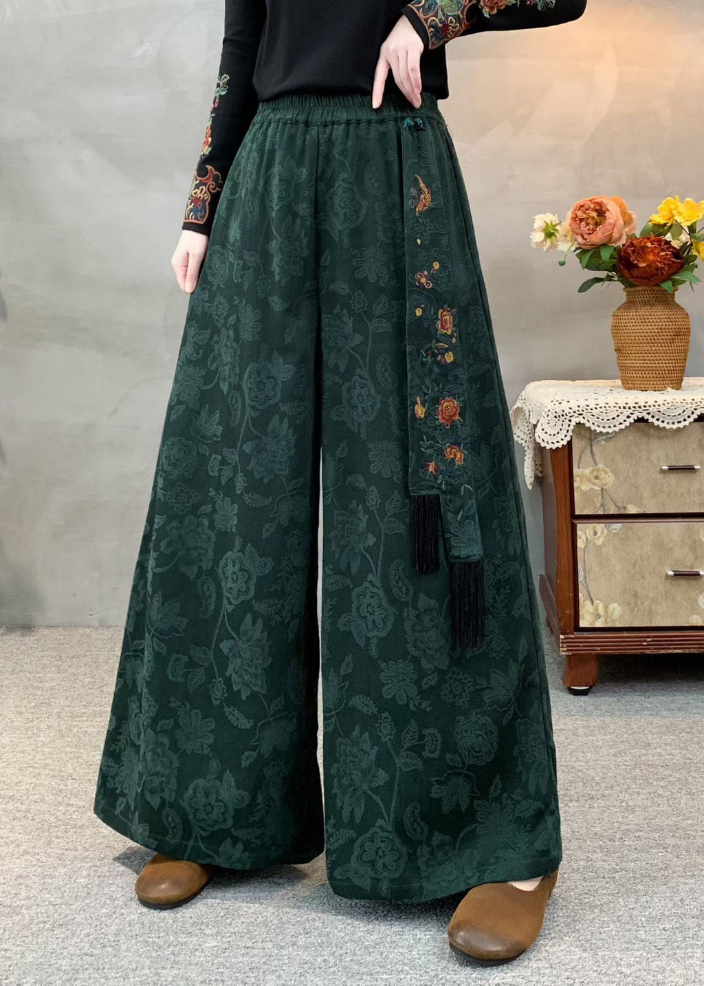 Elegantly Styled Pants for Everyday Wear