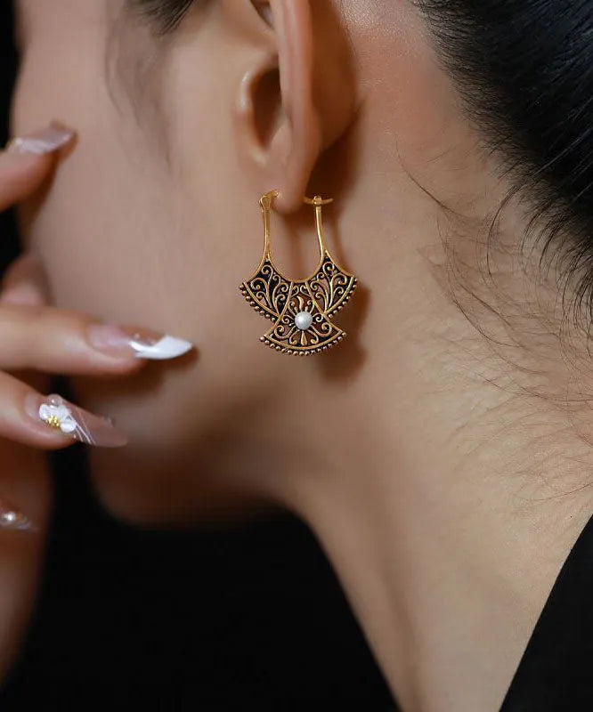 Romantic Gold Earring for Special Moments