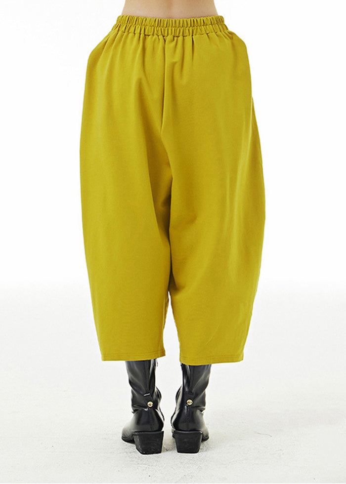 Effortlessly Elegant Pants with a Timeless Design