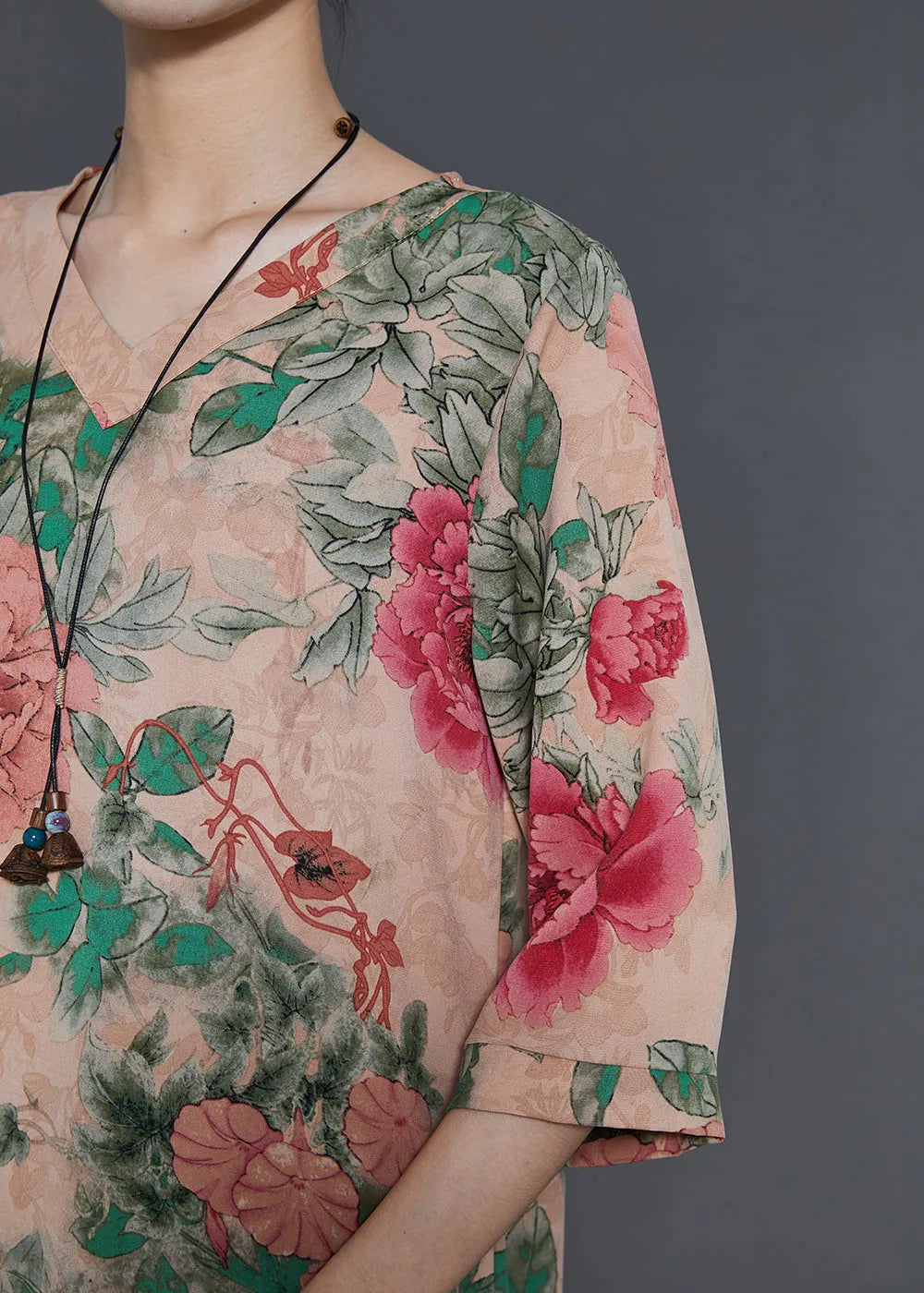 Beautifully Finished Dress in a Timeless Design