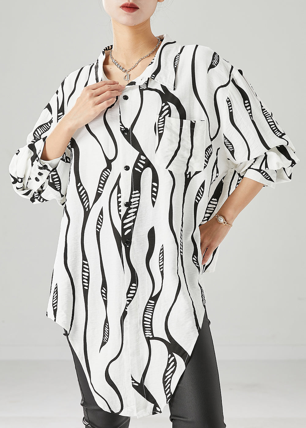 Beautifully Crafted Blouse in a Classic Style