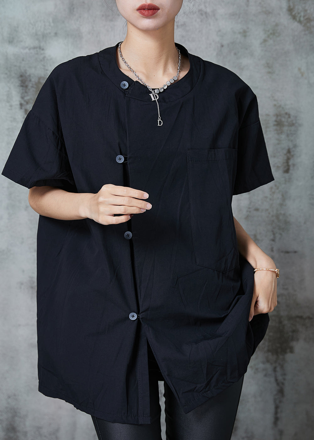 Well Tailored Shirt with a Graceful Silhouette