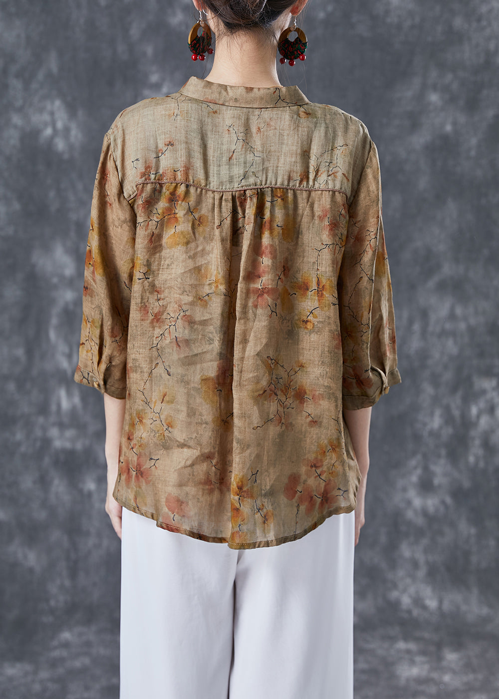 Classic Vintage Shirt with a Flattering Fit
