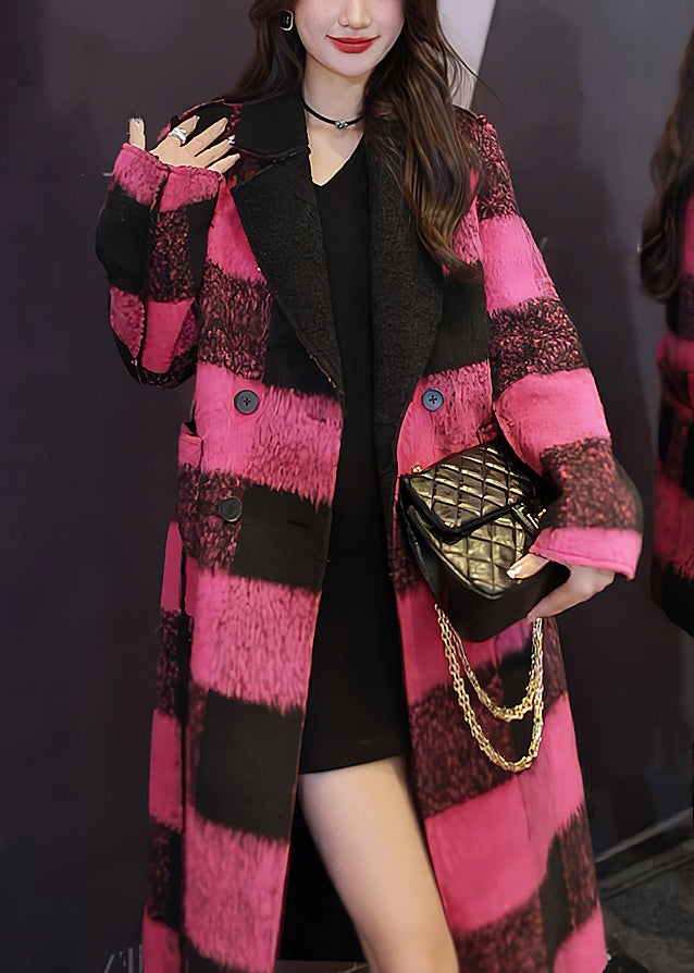 Well Tailored Coat with a Graceful Silhouette