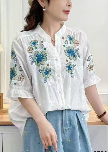 Effortlessly Elegant Top with a Timeless Design