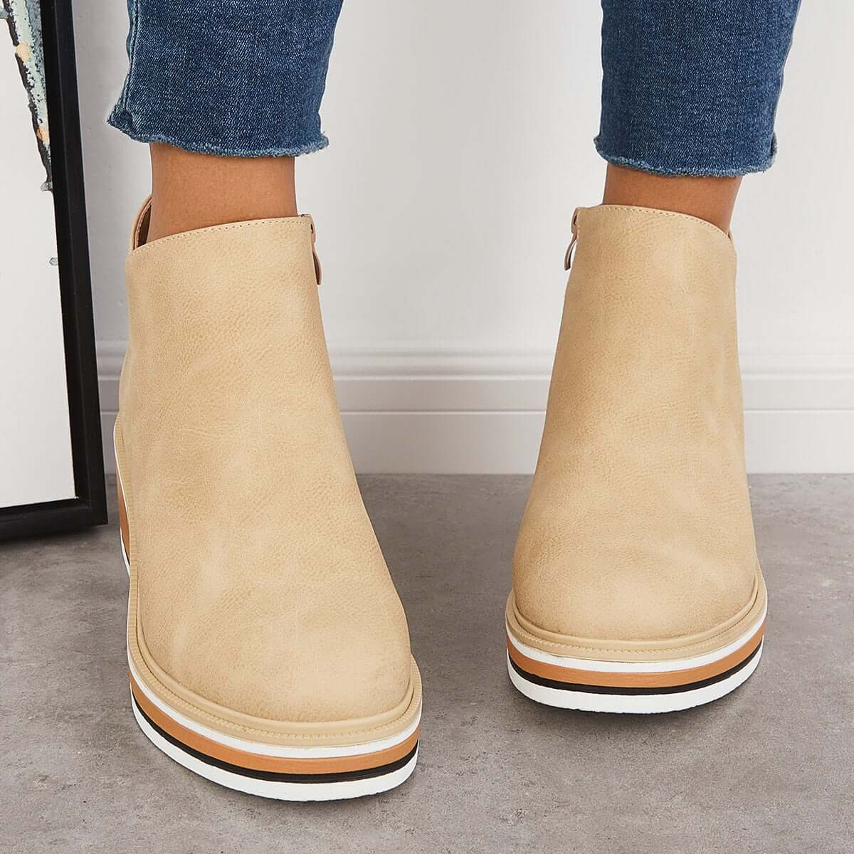 Classic Orthopedic Sneakers with Timeless Style
