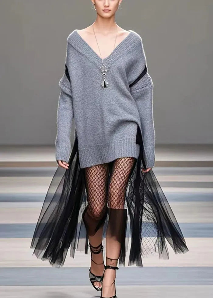 Well Tailored Sweater with a Graceful Silhouette