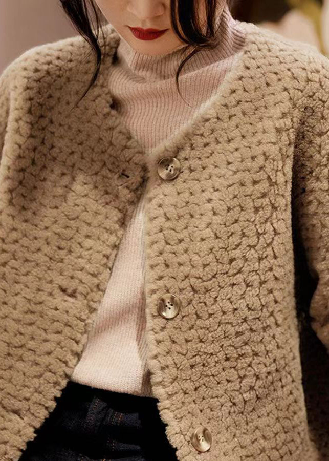Beautifully Finished Coat in a Timeless Design