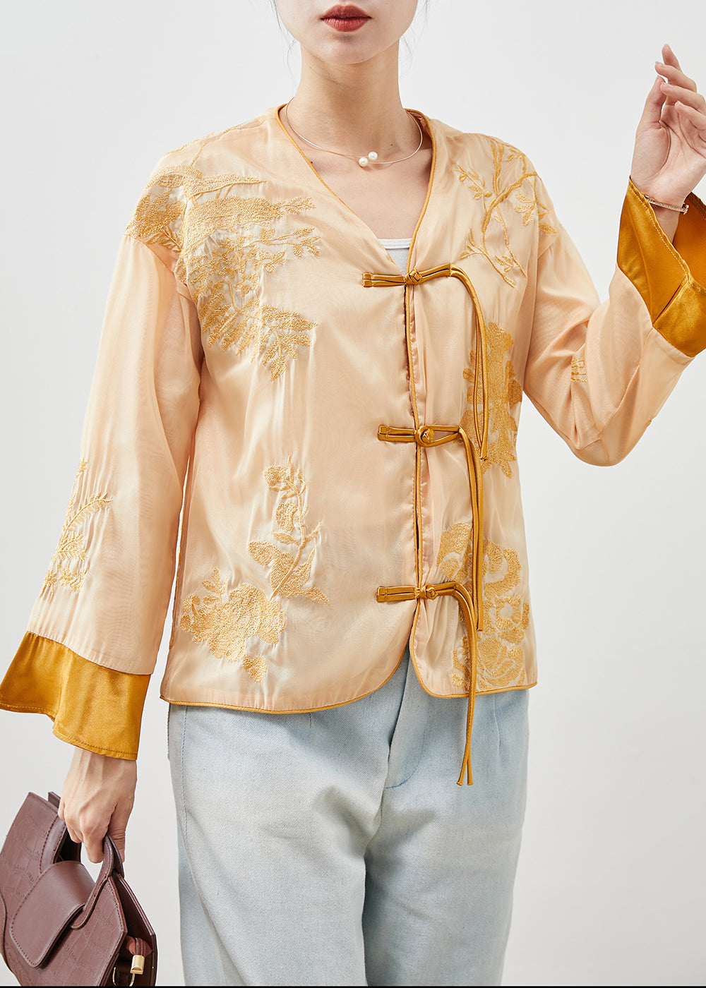 Beautifully Finished Top in a Timeless Design