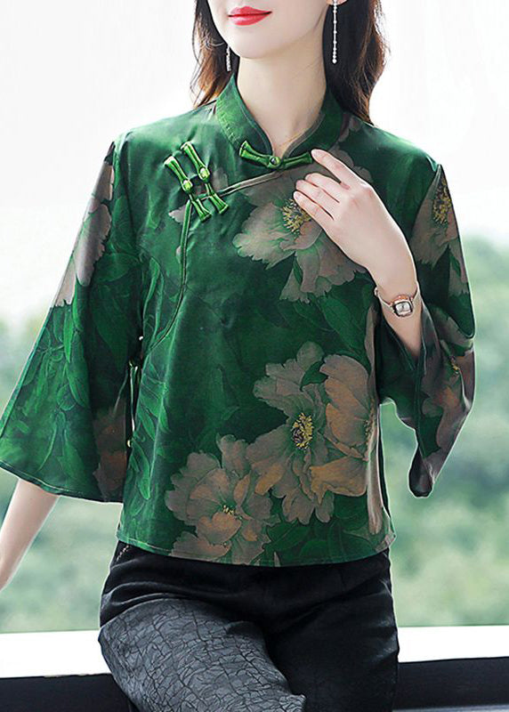 A Vintage Style Blouse with Delicate Timeless Details