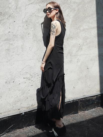 Effortlessly Elegant Garment with a Timeless Design