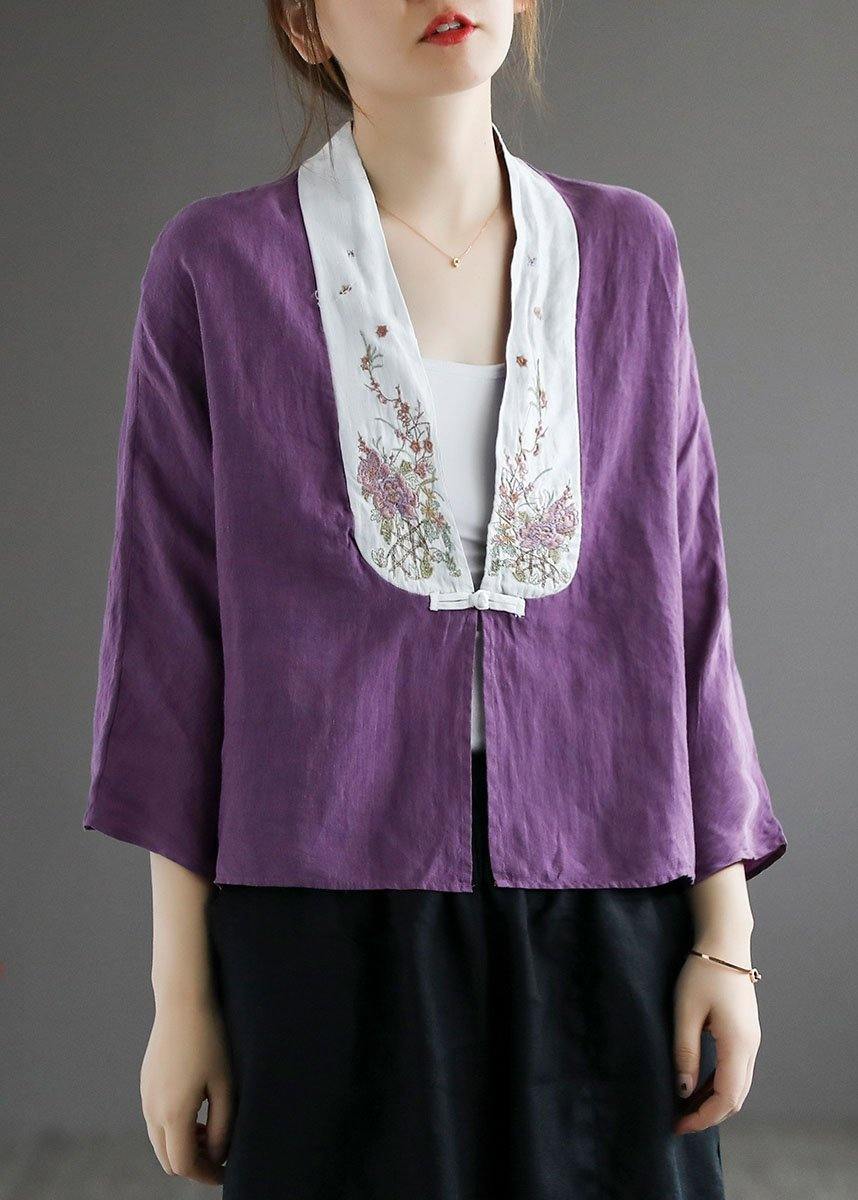 Classic Vintage Blouse with a Flattering Fit