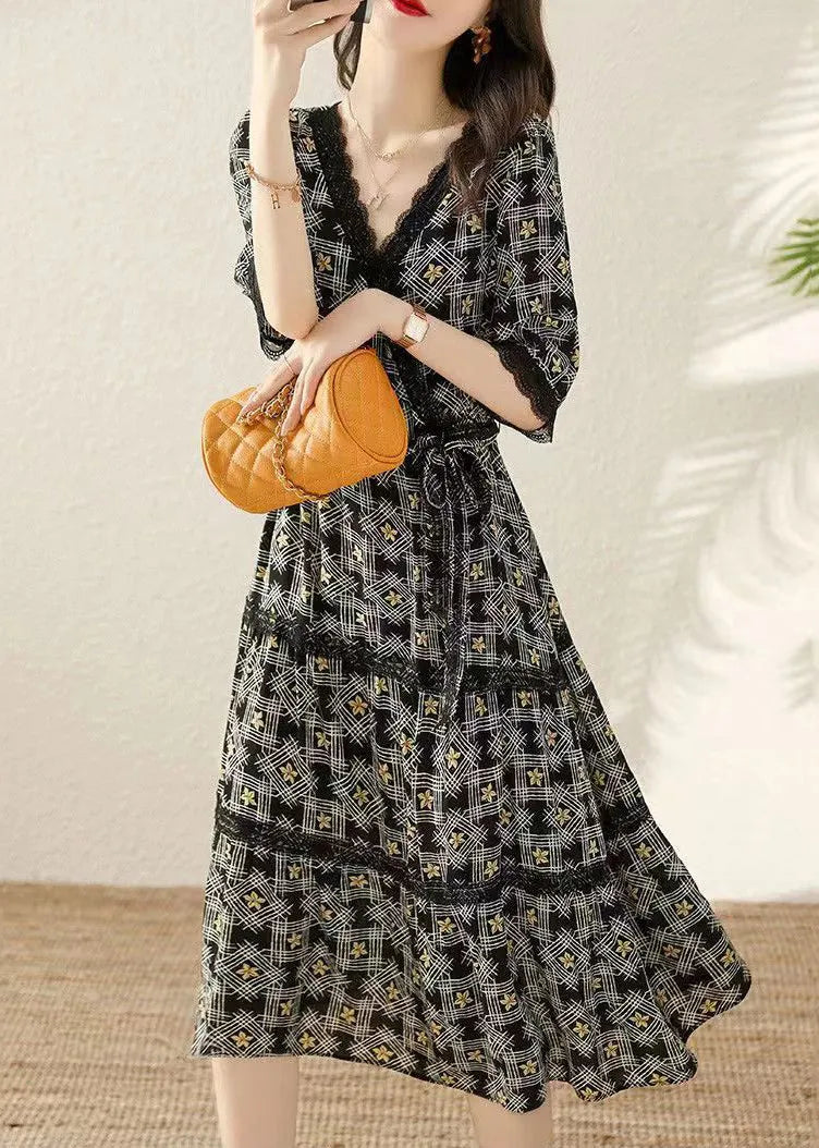 Beautifully Finished Dress in a Timeless Design