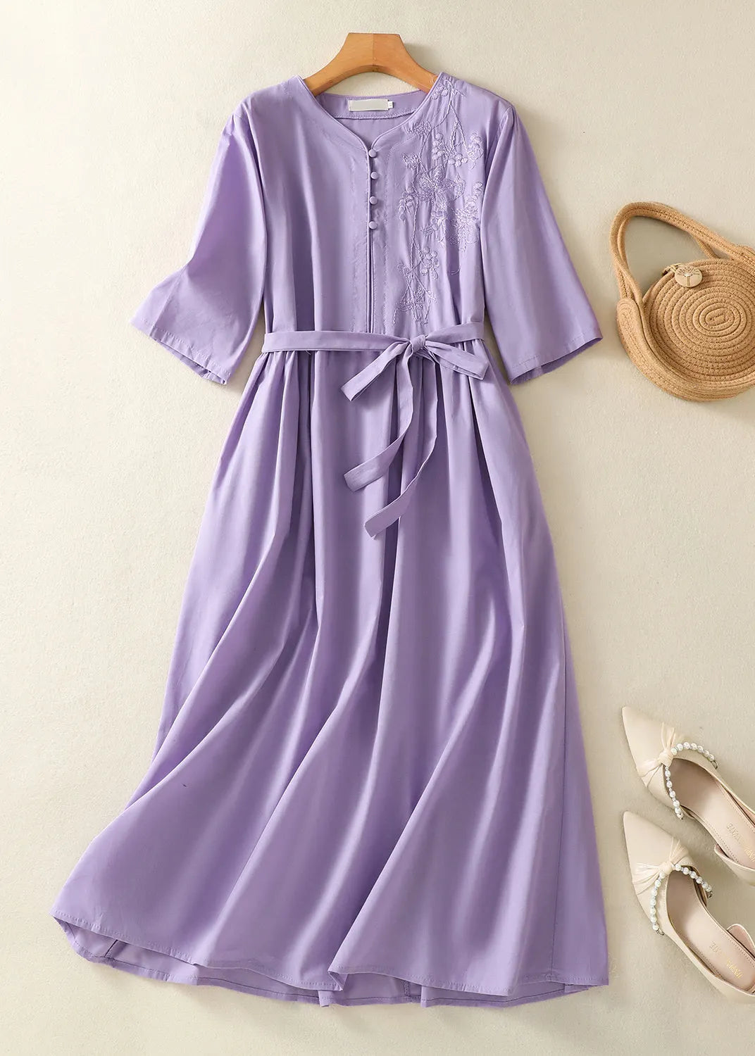 Beautifully Finished Dress in a Timeless Design