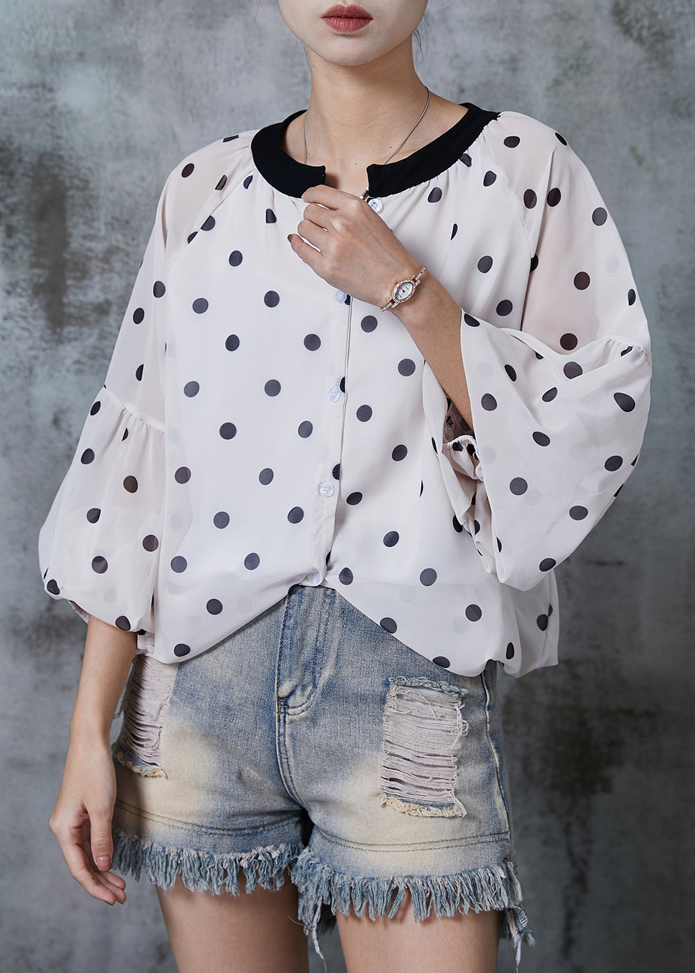 Effortlessly Elegant Shirt with a Timeless Design