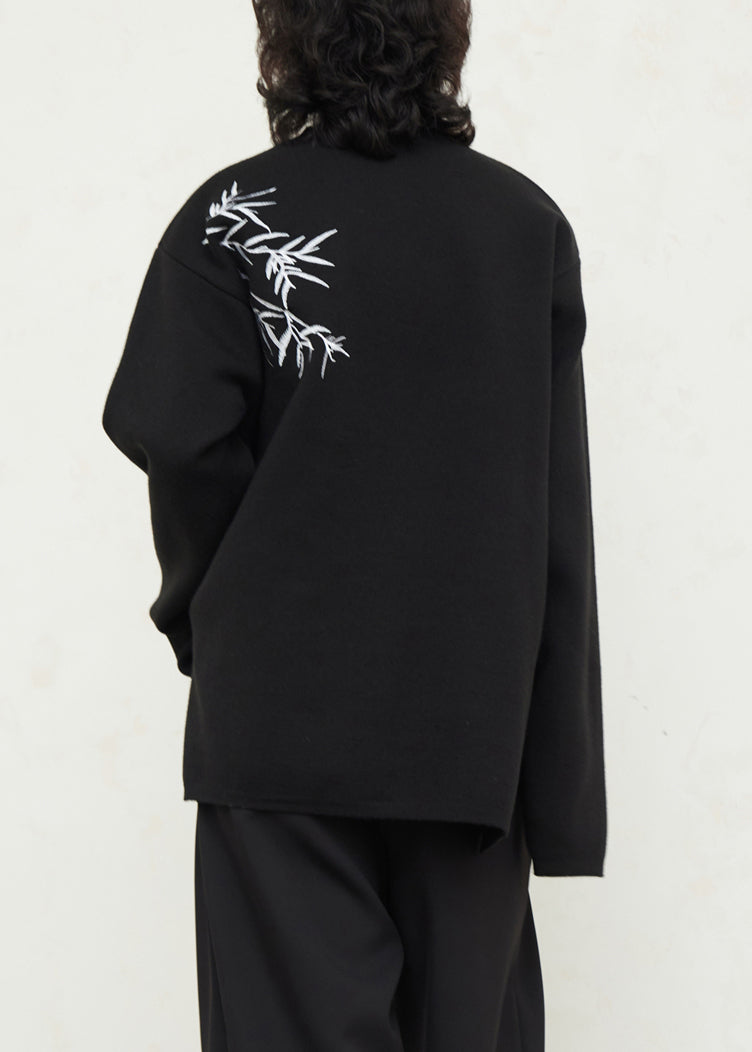 Well Tailored Sweater with a Graceful Silhouette