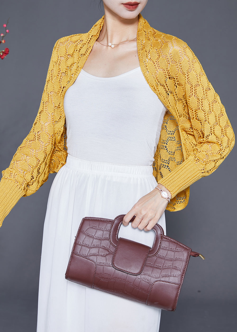 Well Tailored Cardigan with a Graceful Silhouette