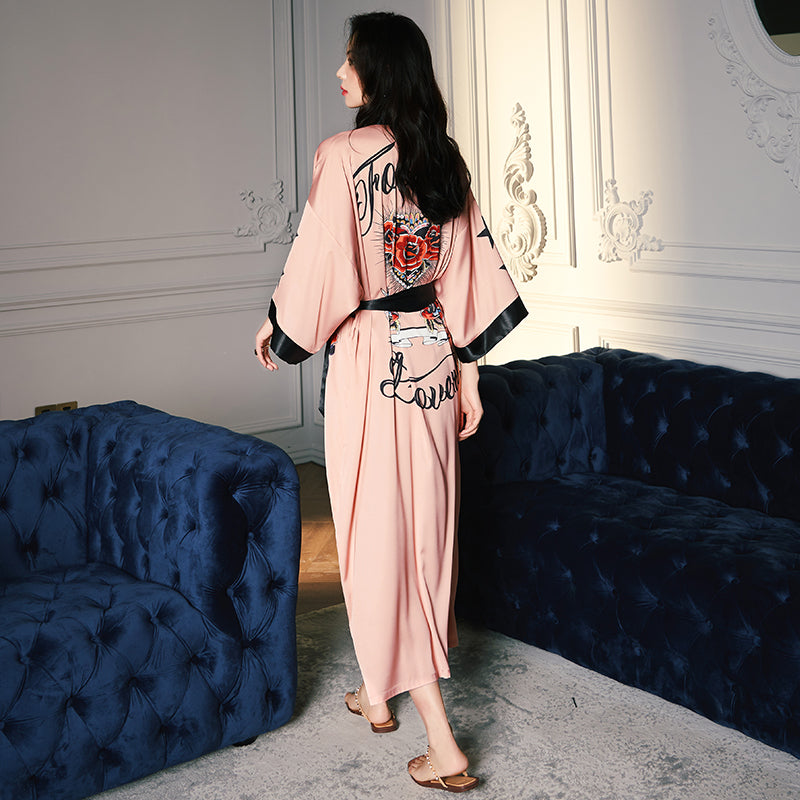 Effortlessly Elegant Top with a Timeless Design