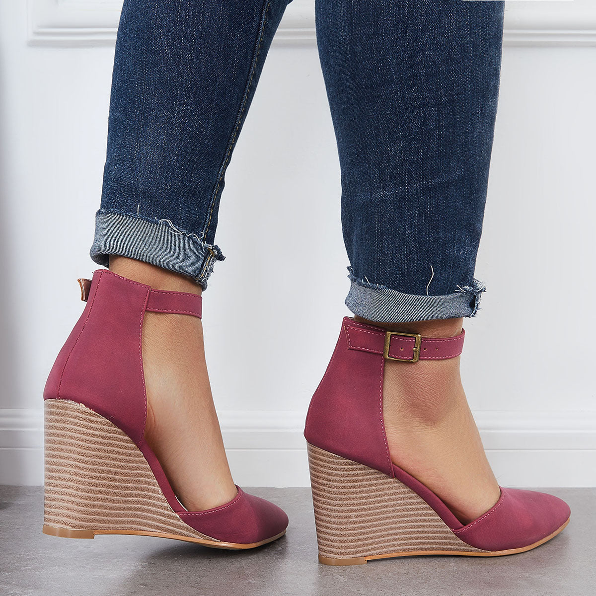 Graceful Orthopedic Pumps for Modern Look
