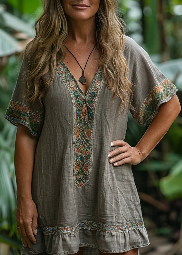Beautifully Finished Dress in a Timeless Design