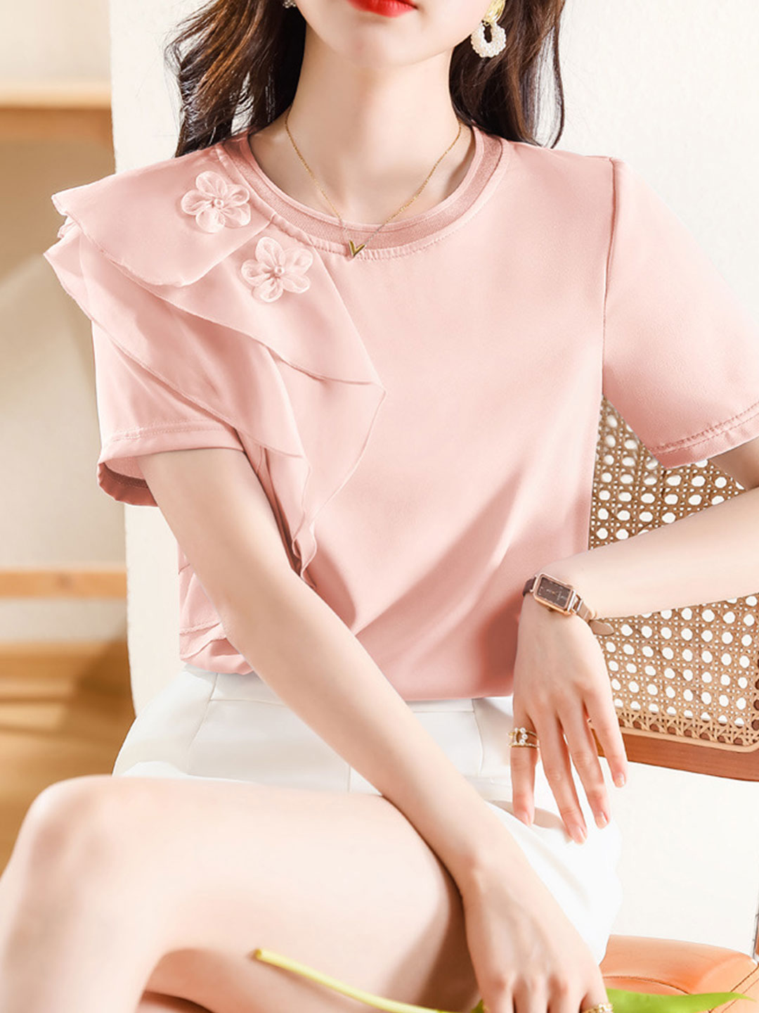 Beautifully Finished Top in a Timeless Design