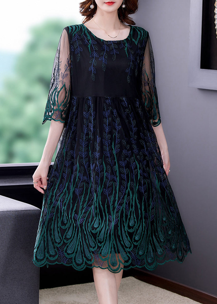 Beautifully Crafted Dress in a Classic Style