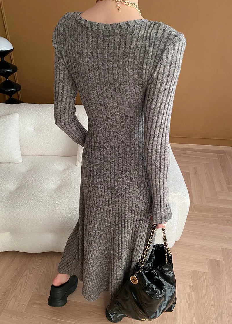 Effortlessly Elegant Sweater with a Timeless Design