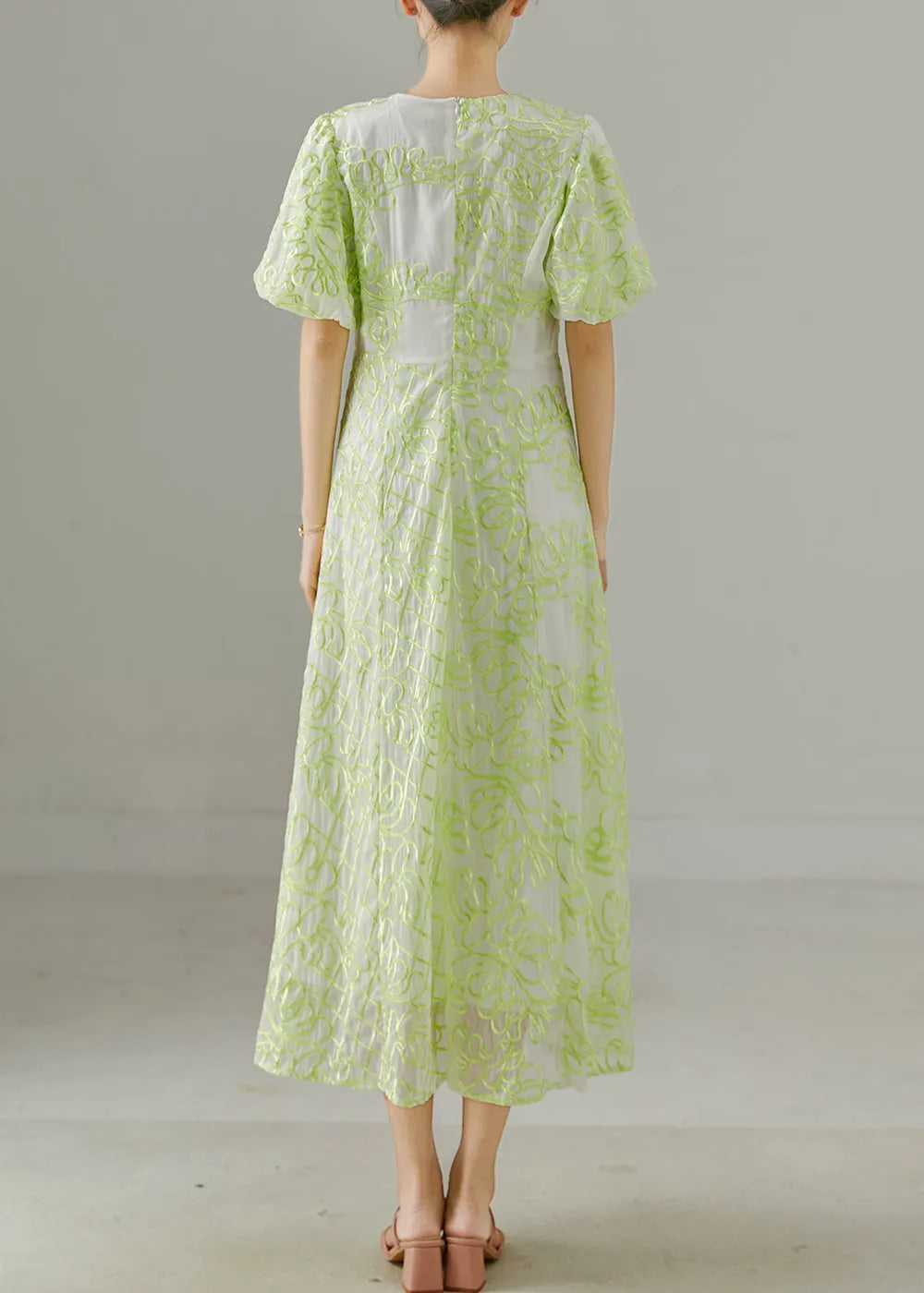 Beautifully Finished Dress in a Timeless Design