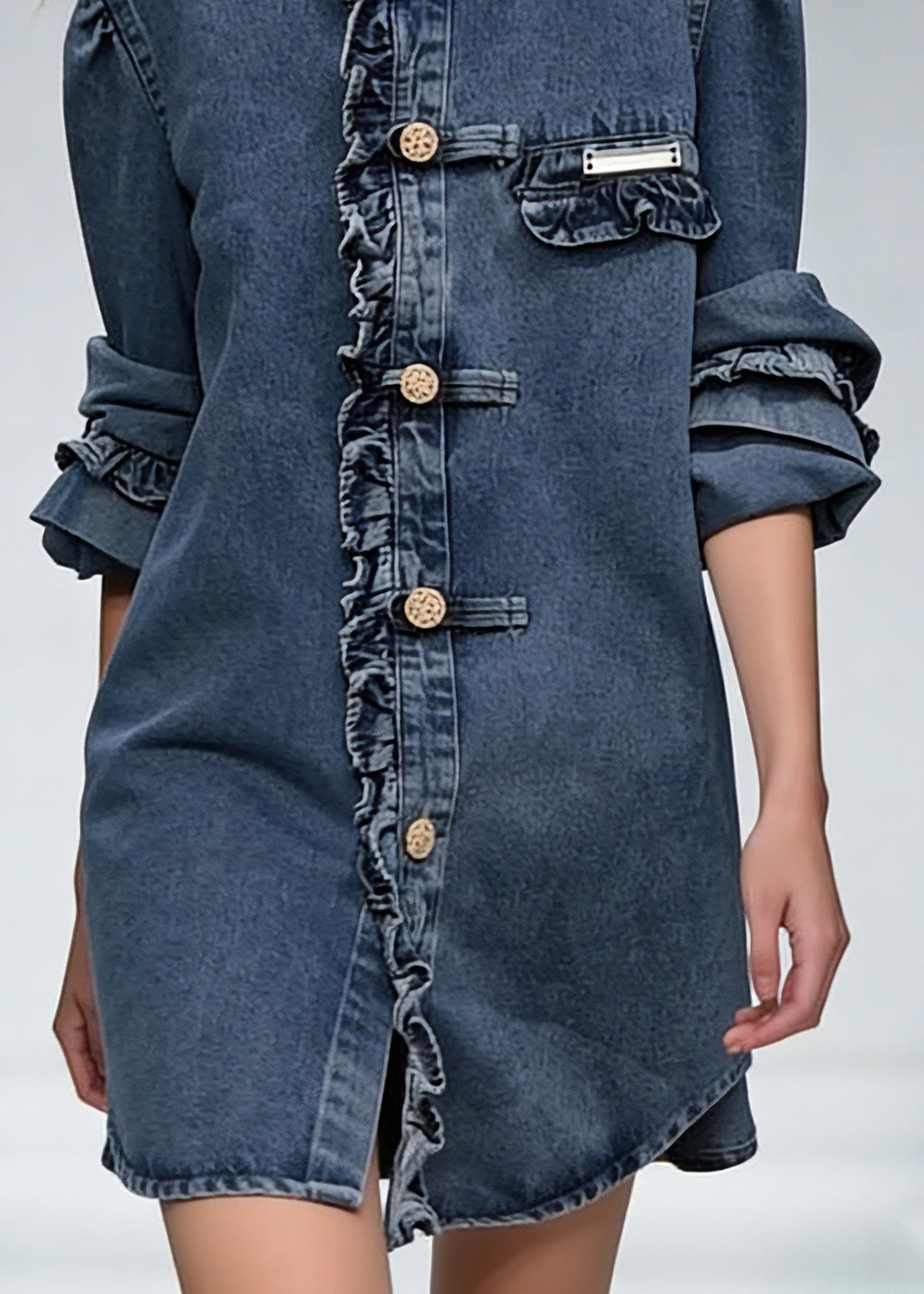 Beautifully Finished Coat in a Timeless Design