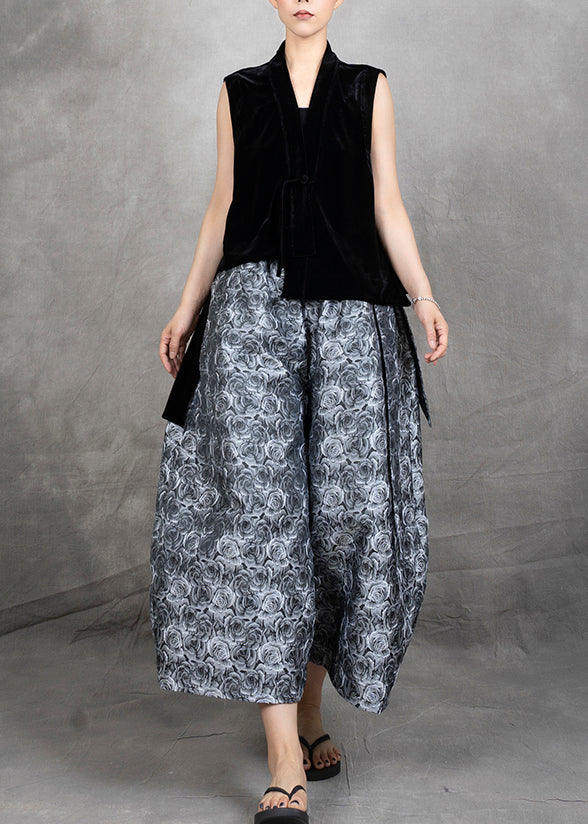 Effortlessly Elegant Pants with a Timeless Design