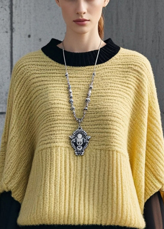 Well Tailored Sweater with a Graceful Silhouette