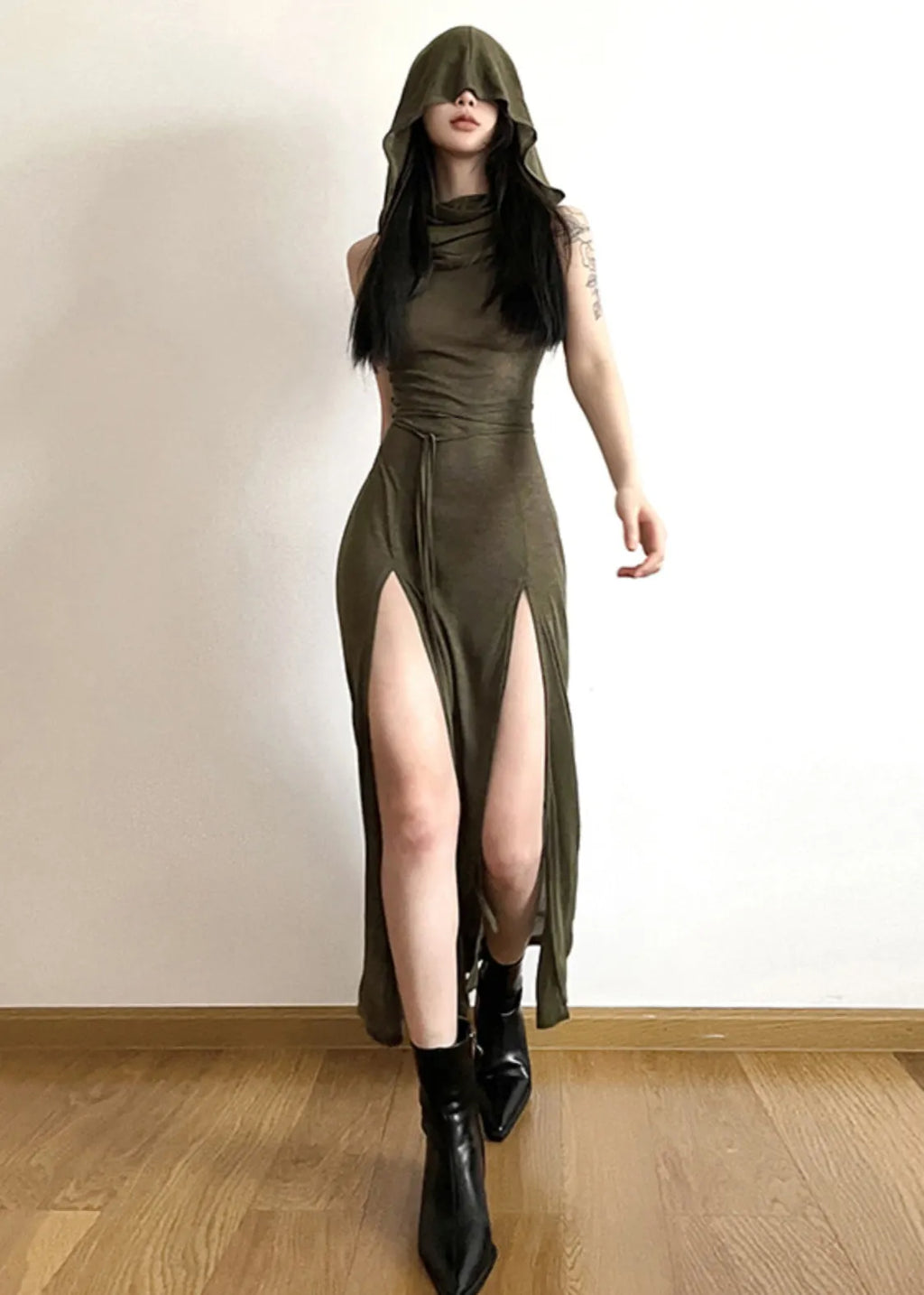 Gracefully Styled Dress for Any Occasion