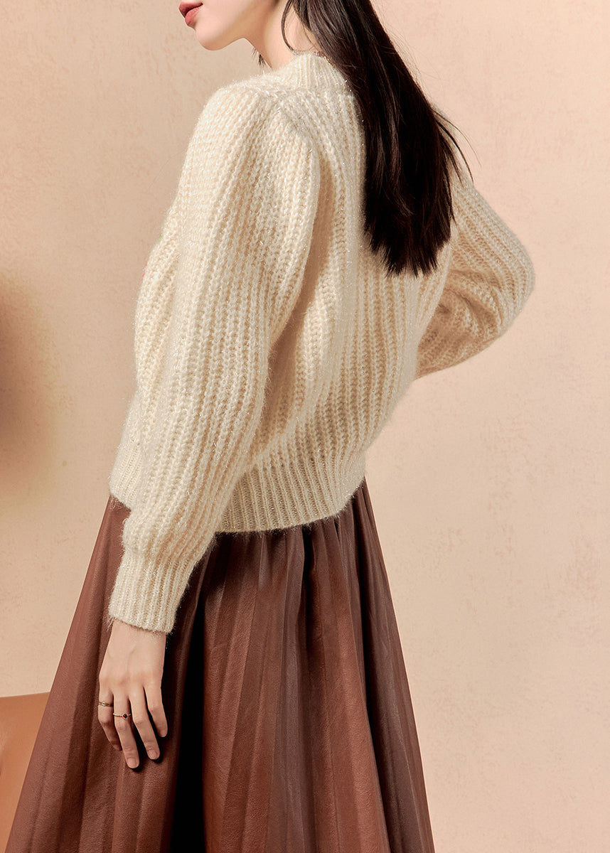 Well Tailored Cardigan with a Graceful Silhouette