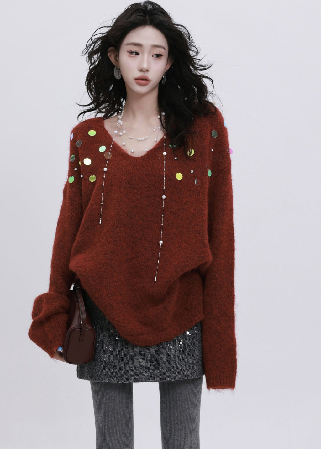 Well Tailored Sweater with a Graceful Silhouette