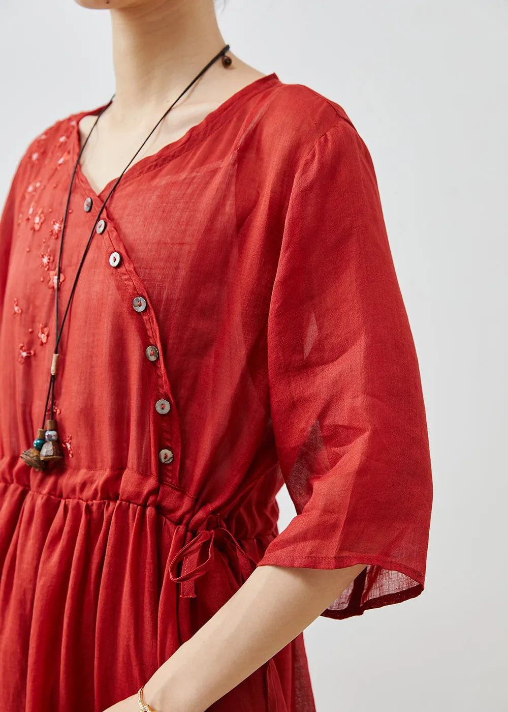 Well Tailored Dress with a Graceful Silhouette