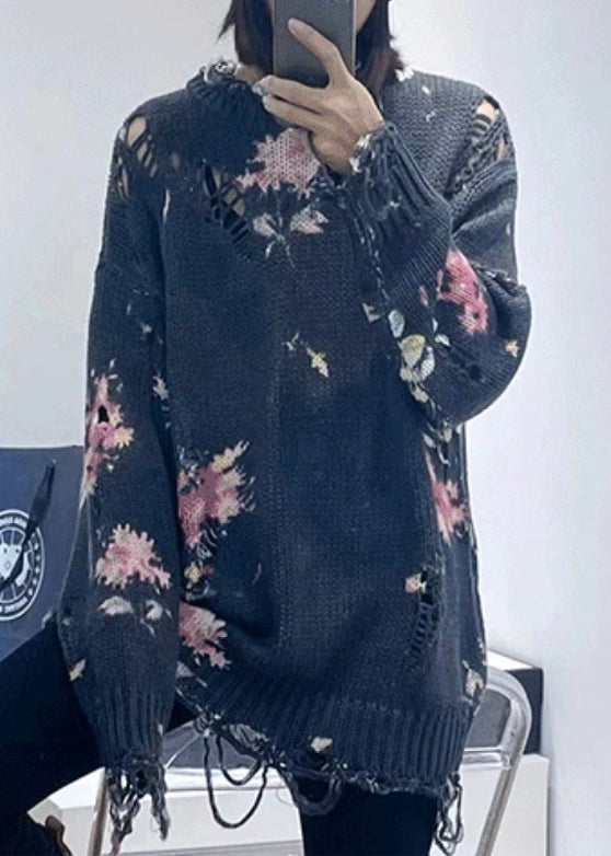 Well Tailored Sweater with a Graceful Silhouette