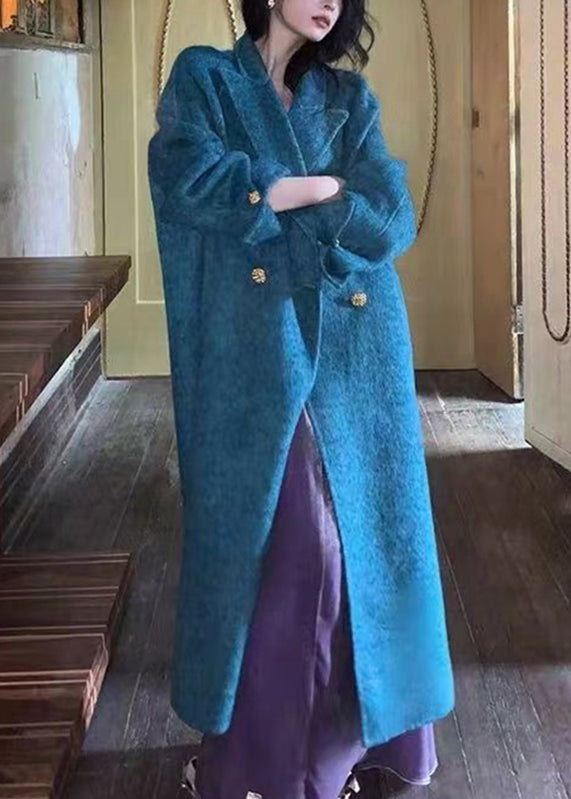Sophisticated Coat with a Clean Classic Look