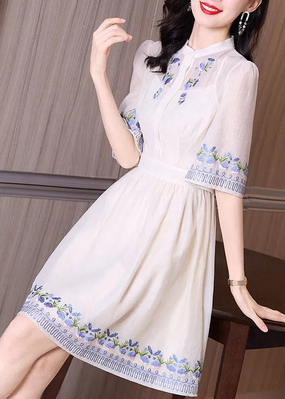 Beautifully Finished Dress in a Timeless Design