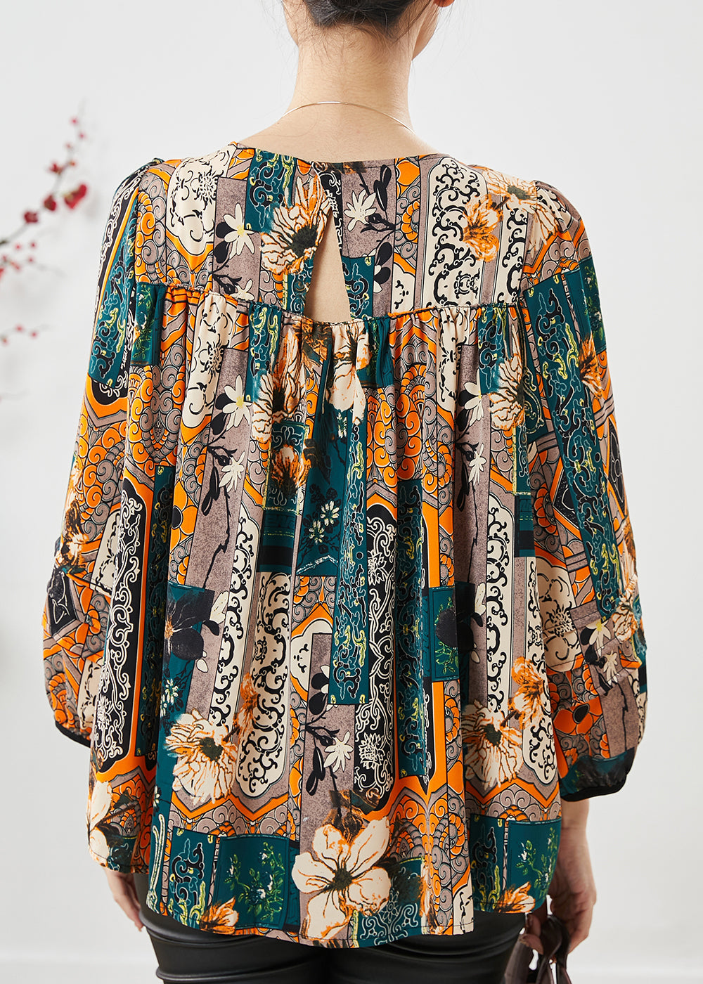Elegantly Styled Blouse for Everyday Wear