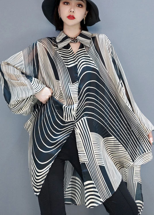 Classic Vintage Blouse with a Flattering Fit