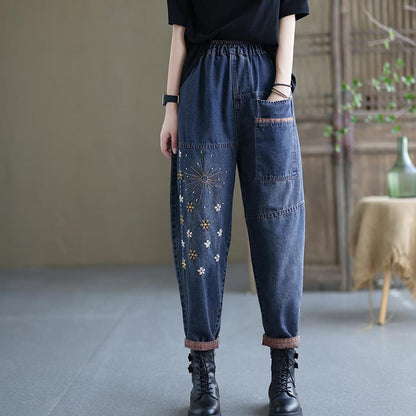 Effortlessly Elegant Pants with a Timeless Design
