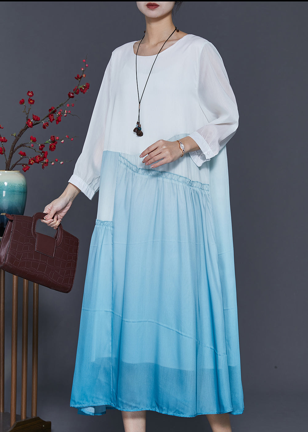 Effortlessly Elegant Dress with a Timeless Design