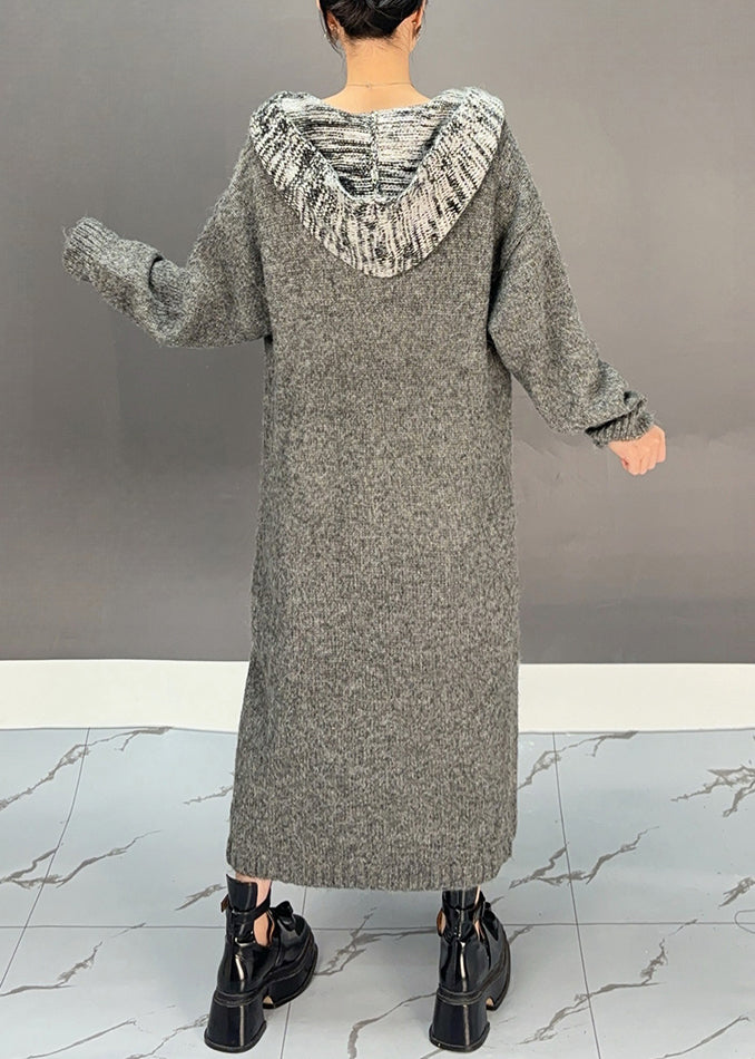 Well Tailored Cardigan with a Graceful Silhouette