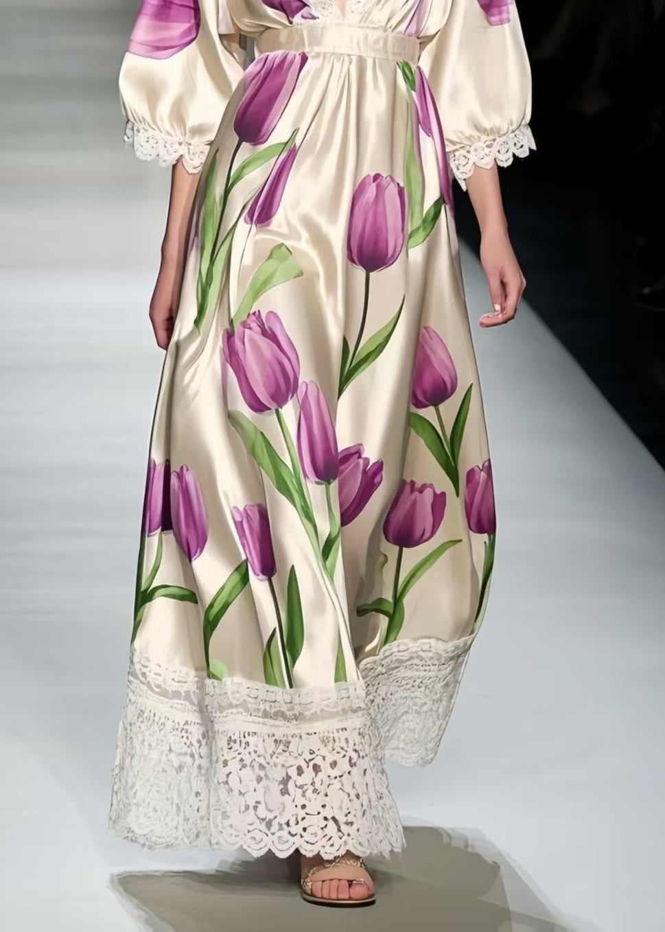 Beautifully Finished Dress in a Timeless Design