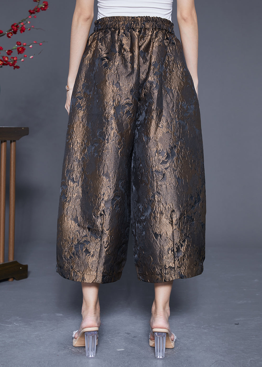 Well Tailored Pants with a Graceful Silhouette