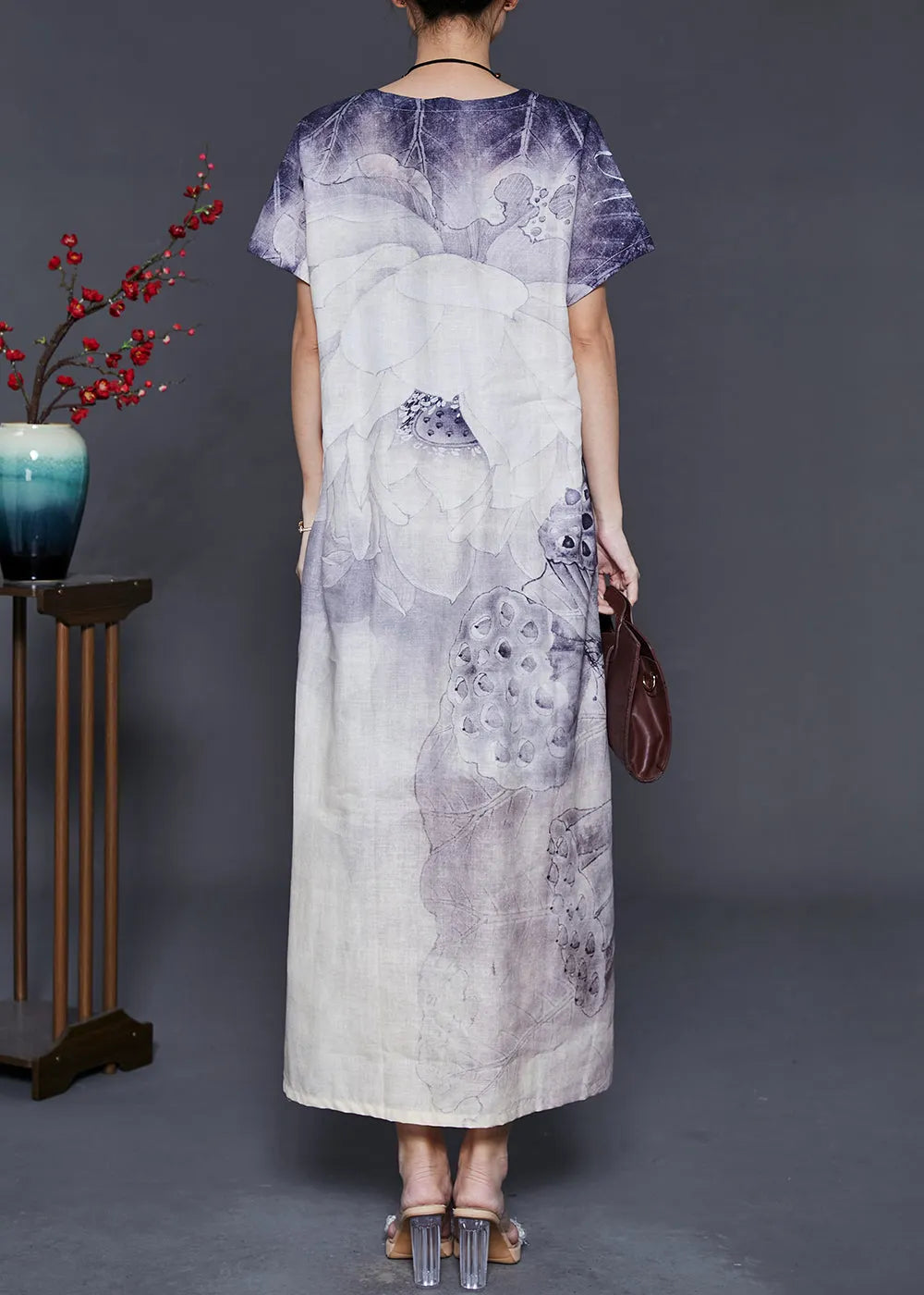 Beautifully Finished Dress in a Timeless Design